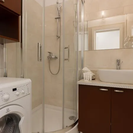 New Town Square For 5 Guests By Renters * ワルシャワ